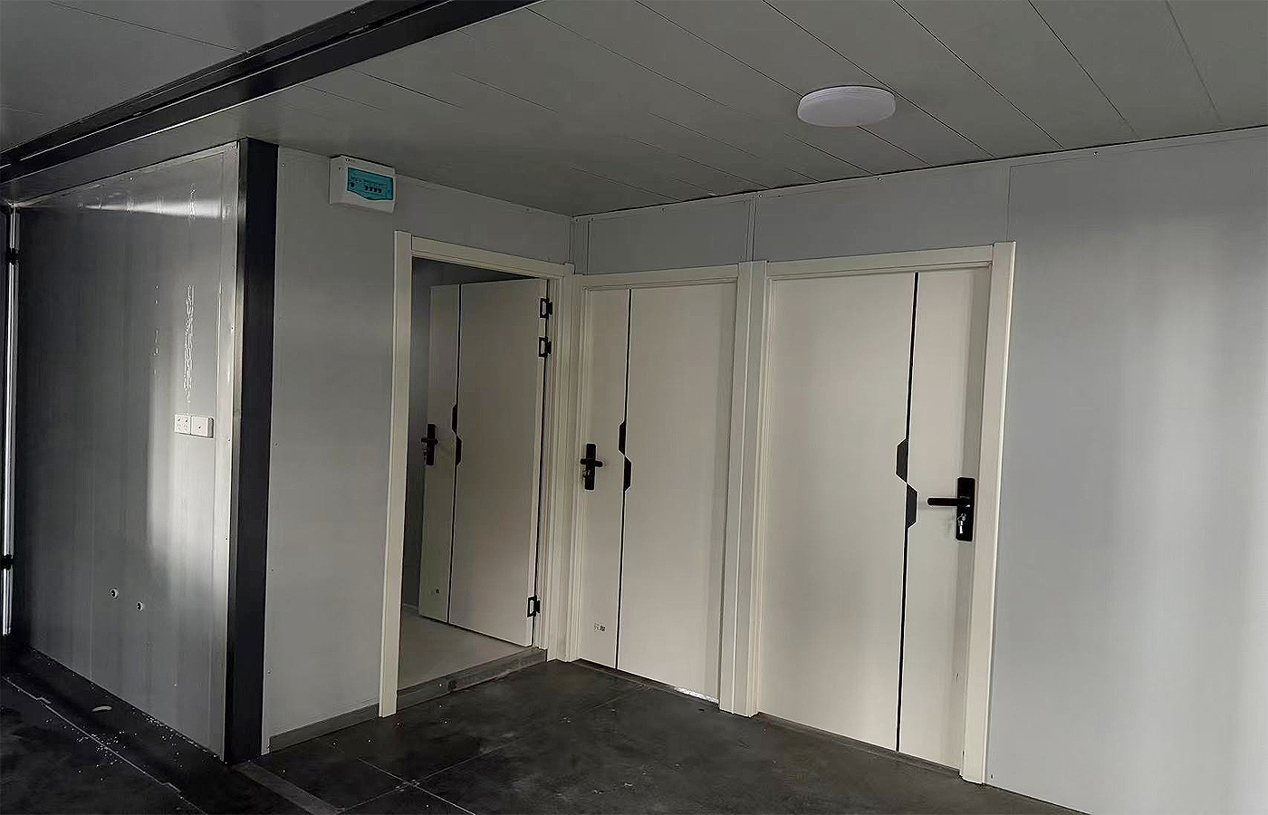 คอนเทนเนอร์แบบขยายได้ 30 ฟุตที่หรูหราสูง 40 ฟุตพร้อมแผ่นเป้าเสื้อกางเกงโลหะภายนอก คอนเทนเนอร์แบบขยายได้ 30 ฟุตที่หรูหราสูง 40 ฟุตพร้อมแผ่นเป้าเสื้อกางเกงโลหะภายนอก